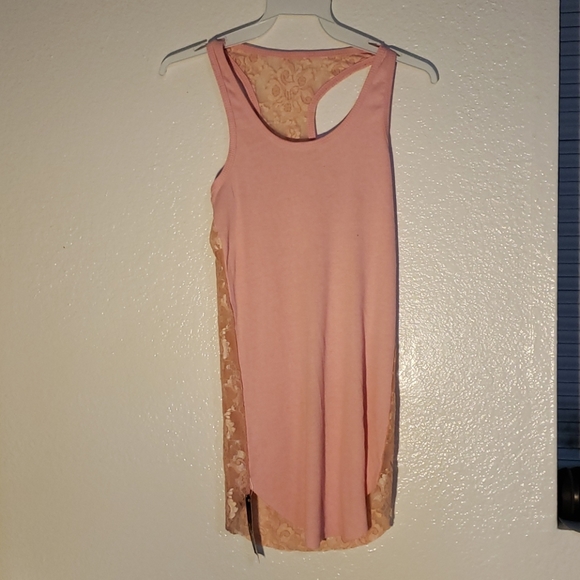 Women's Top - Picture 1 of 1